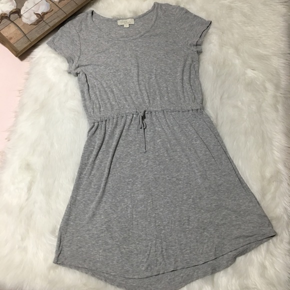 Olive & Oak Dresses & Skirts - Olive & Oak Gray  Dress Sz M